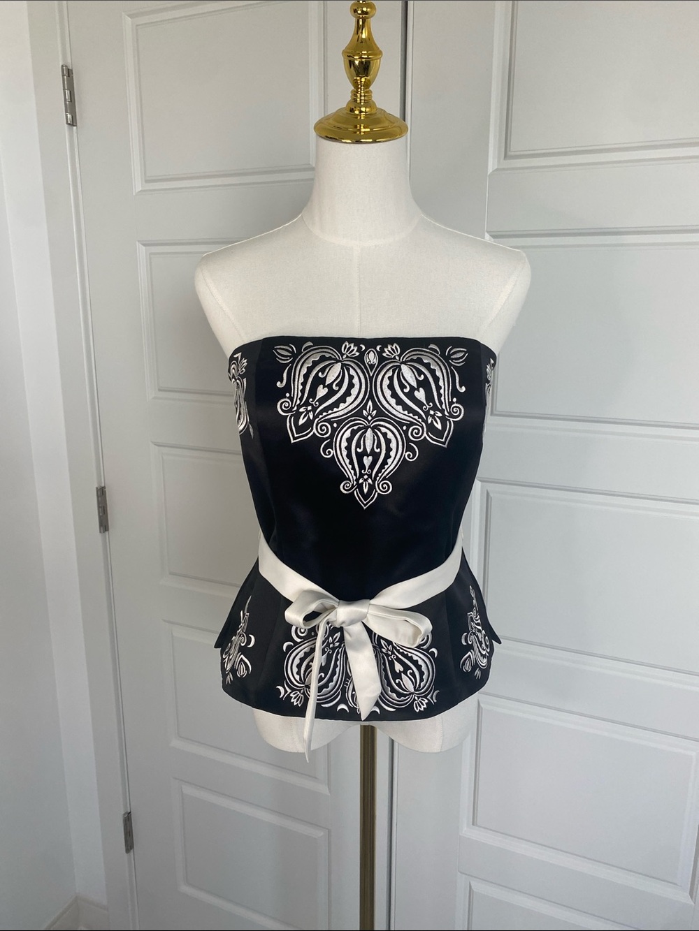 White House Black Market Embroidered Strapless Corset Peplum Top 8